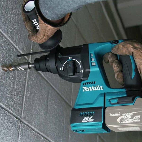 MAKITA 18V LXT BRUSHLESS ROTARY HAMMER SDS+ 24MM WITH 2 X 5AH BATTERIES & CHARGER - Image 3