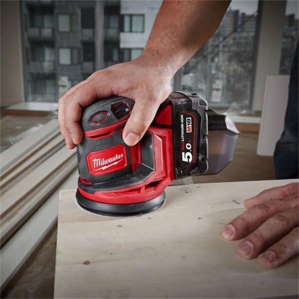 MILWAUKEE M18BOS125-502B M18 125MM RANDOM ORBITAL SANDER (2X5AH) - Image 3