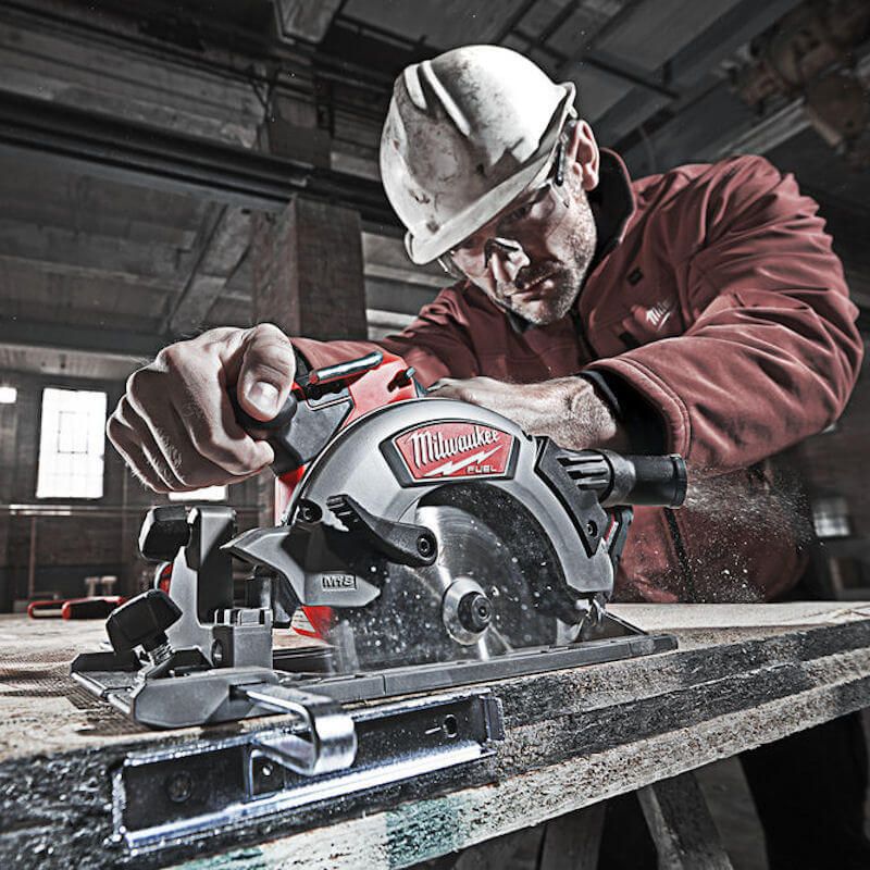 MILWAUKEE M18CCS55 M18 CIRCULAR SAW BODY ONLY - Image 2