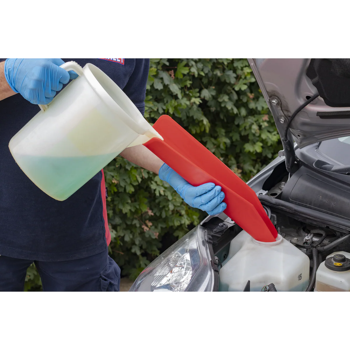 SEALEY FLEXIBLE MOULDABLE FUNNEL - Image 2